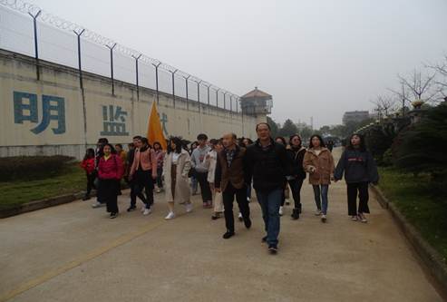 说明: C:/Documents and Settings/Administrator/桌面/娄底职院思政部老师带领学生开展社会实践活动/DSC08753.JPG