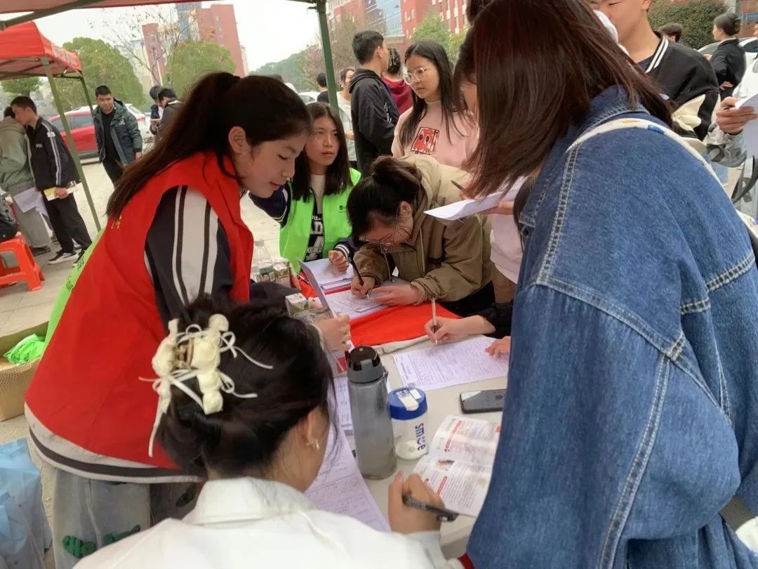 82f6f44a1b64566e7c5e06653c6820d.jpg 图片