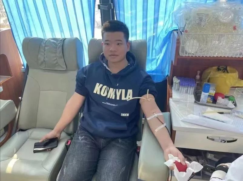 5960ebe94ee248f89422a7a92fbf1c1.jpg 图片